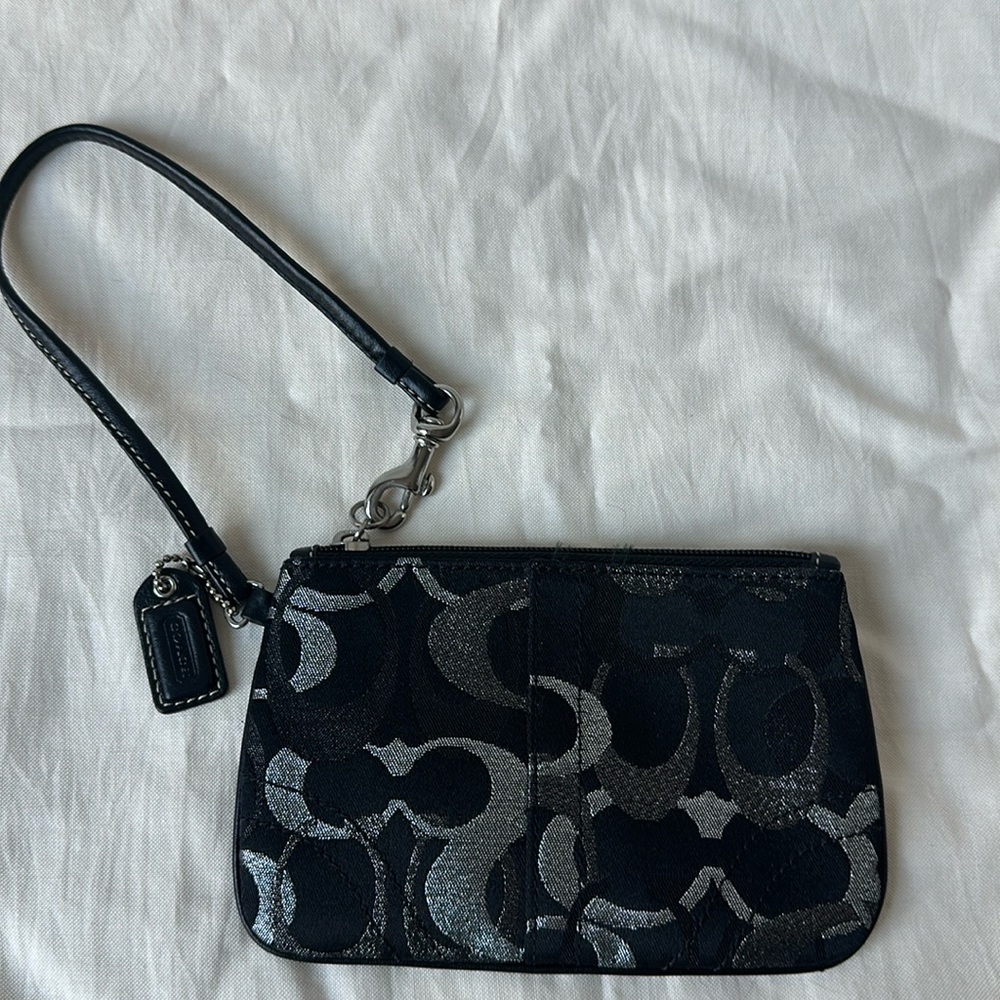Authentic Coach wristlet. Y2K. Black canvas signature C’s.
